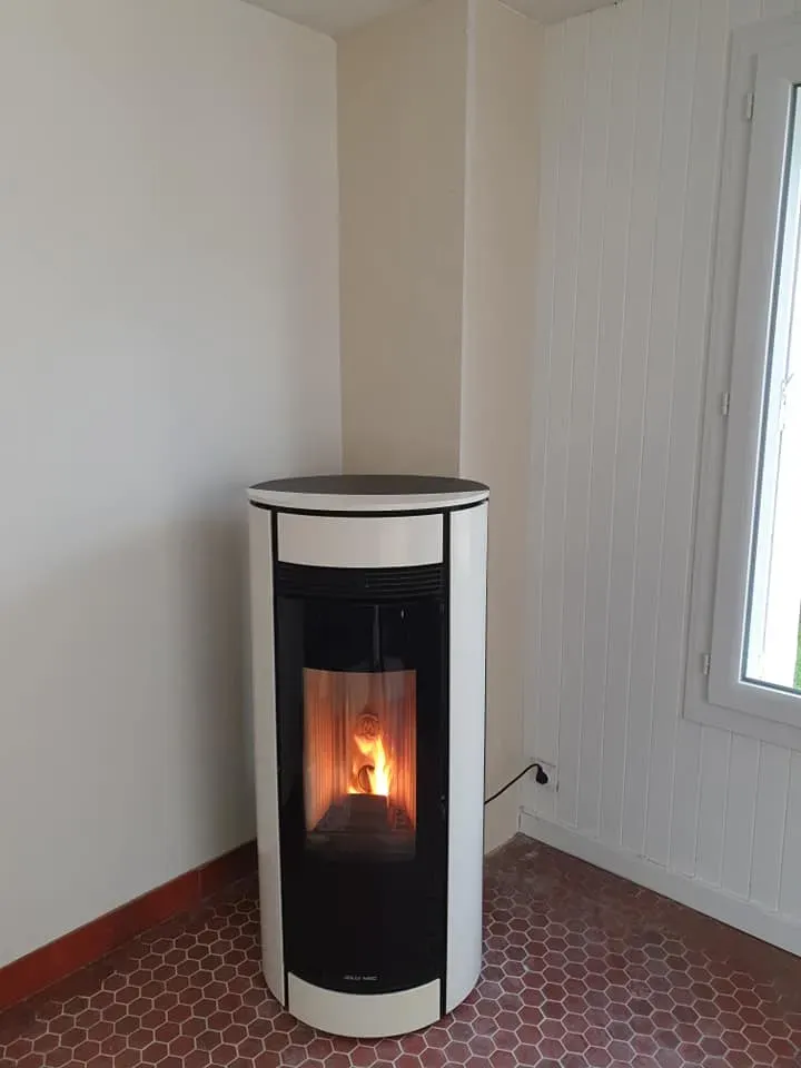 poêle à bois à Crach